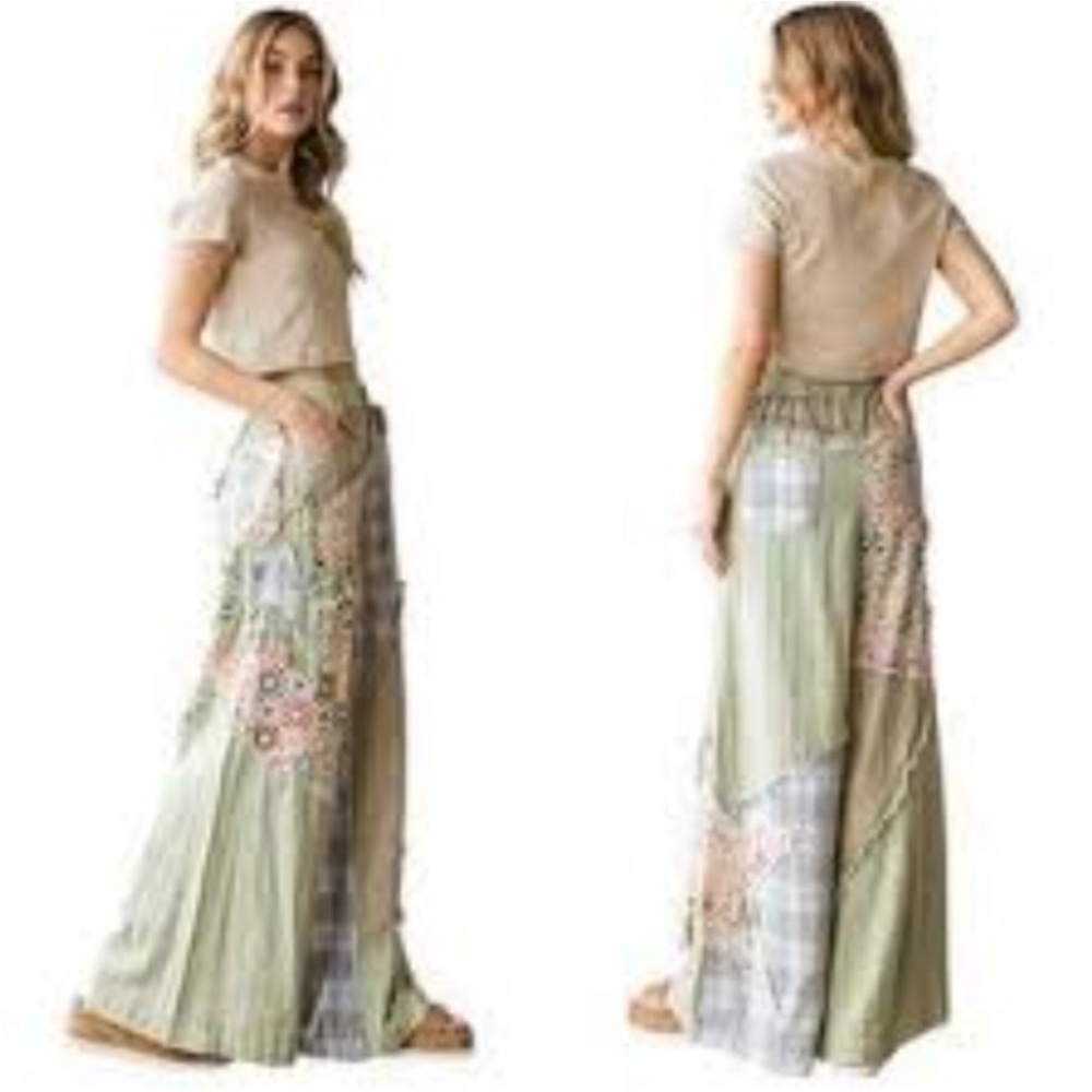 Oli & Hali star patched jeans rare find